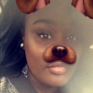 Meet your Posher, Deneshia